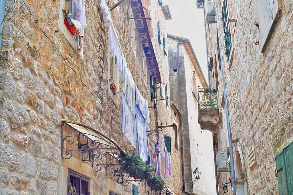 Apartment Amigo 2 Old Town Kotor Exterior foto